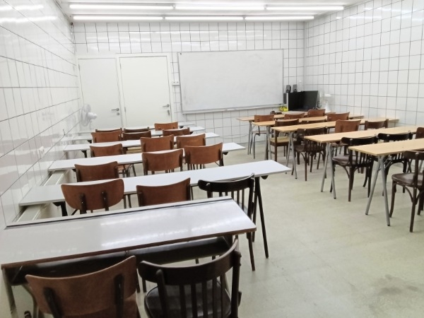 Salle, espace, locale à 150 mètres de métro Madou (SAINT-JOSSE-TEN-NOODE)