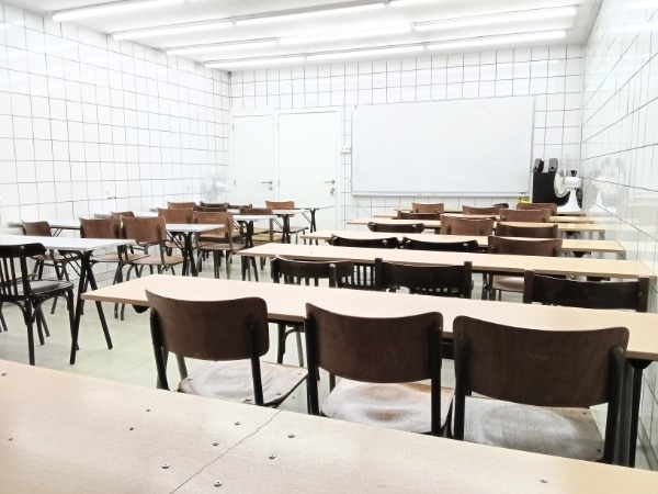 Salle, espace, locale à 150 mètres de métro Madou (SAINT-JOSSE-TEN-NOODE)