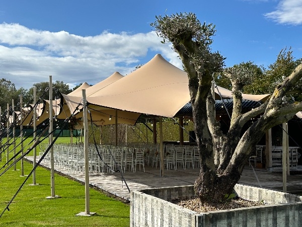Feestzaalen Lindenhof/ The Barn (BAAL)